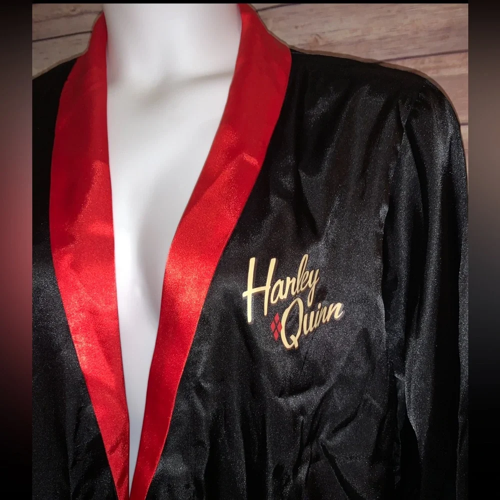 DC Comics Bombshells Women's Robe - Size OS - Picture 7 of 11
